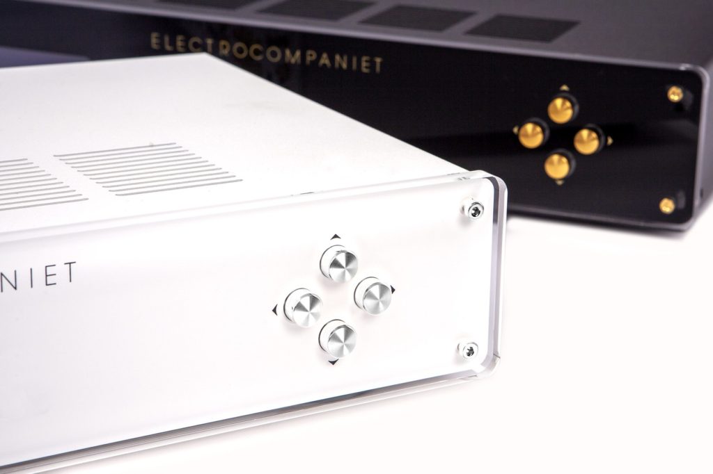חברת Electrocompaniet מציעים גימור לבן חדש למגבר הכניסה שלהם, ה-ECI 80D