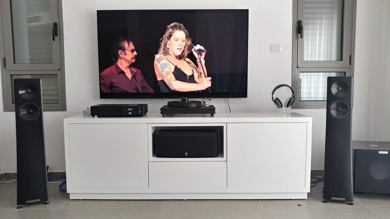LG OLED E8
Naim Uniti Nova
YG Acoustics Carmel 2
כיצד לחבר את הטלוויזיה למגבר סטריאו