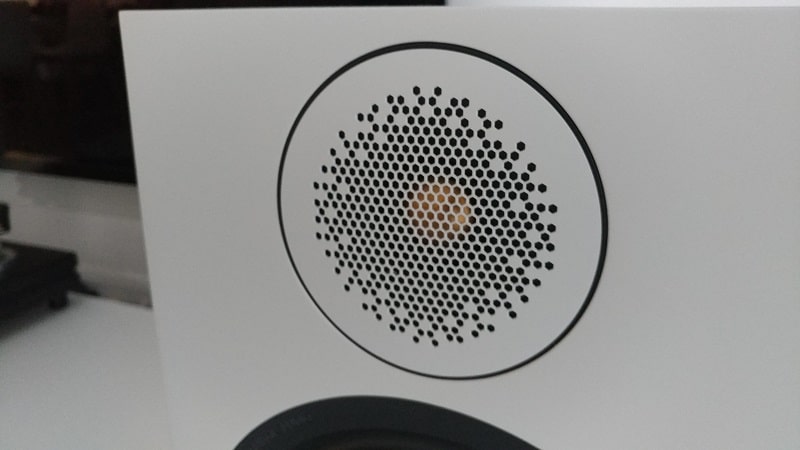 פתיחת מוצר לרמקולים מדפיים: Monitor Audio Bronze 100