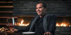 John Leguizamo in THE MENU. Courtesy of Searchlight Pictures. © 2022 20th Century Studios All Rights Reserved.