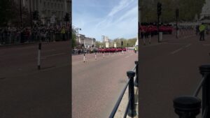 Video Thumbnail: London guardsmen marching