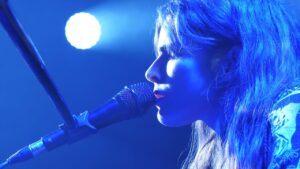 Video Thumbnail: ZÓRA – Back To Black (Amy Winehouse cover Live in Budapest)