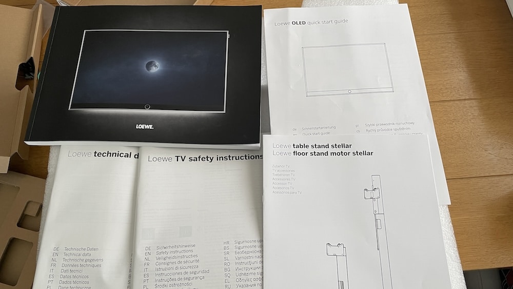 Loewe Stellar
המדריכים שמקבלים עם המסך
