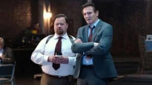 האקדח מת מצחוק 1.jpg