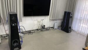 פינוי מקום עבור סטנד אודיו