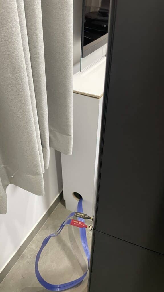 הסתרת כבלים