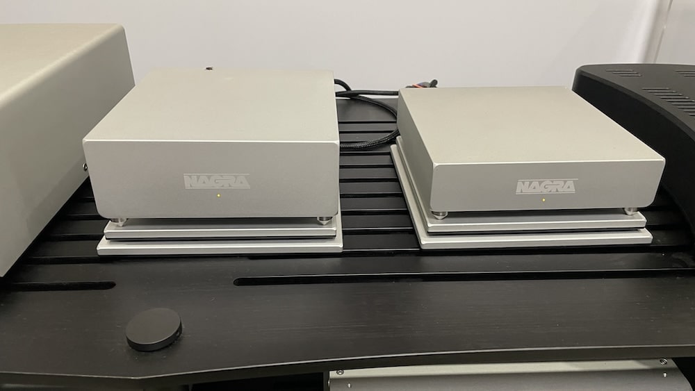 Nagra Compact PSU 
Nagra Streamer