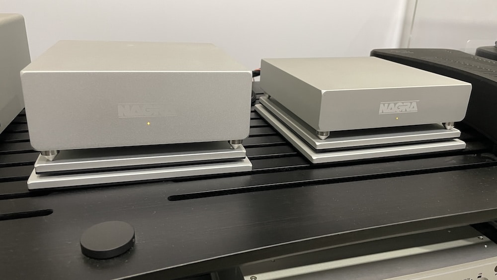 Nagra Compact PSU 
Nagra Streamer