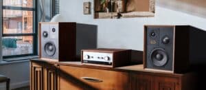 רמקולי Wharfedale עם הגברה של Leak